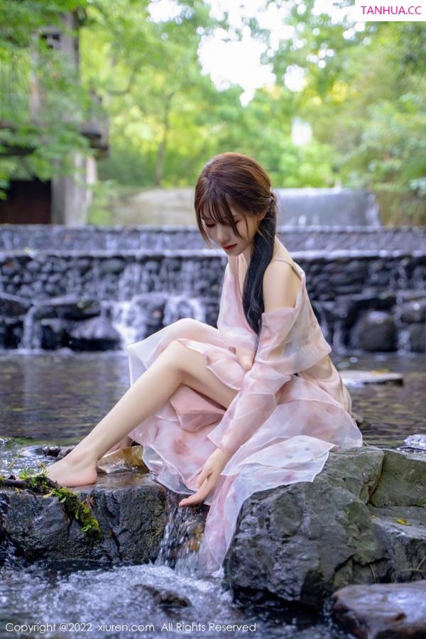 婠婠么  [XiuRen秀人网]高清写真图 2022.10.11 No.5690 婠婠么&小肥莹第8张图片
